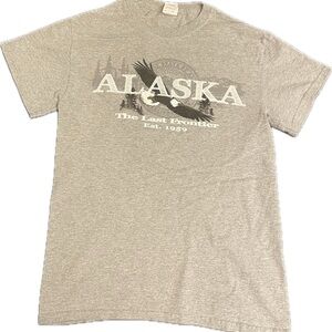 small grey gildan shortsleeved ALASKA tshirt